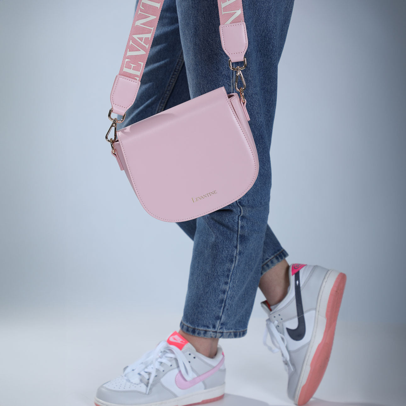 Nora Crossbody- Pink