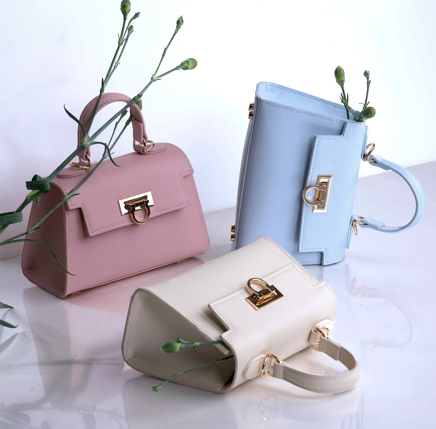 Trendy handbag that fits with the latest spring trends - Levantine